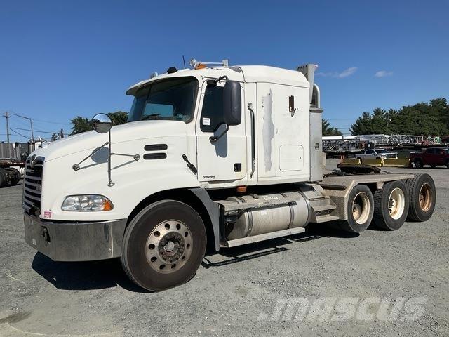 Mack CXN613 Седельные тягачи