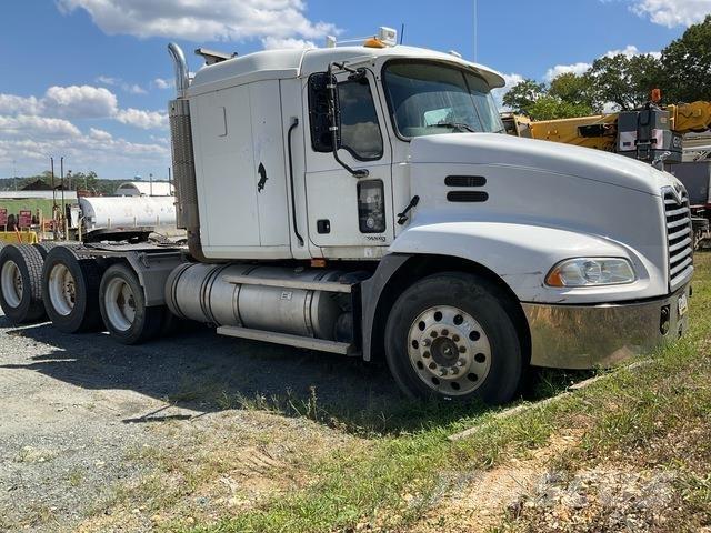 Mack CXN613 Седельные тягачи