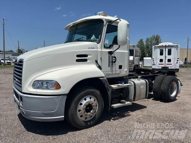 Mack CXU612 Седельные тягачи