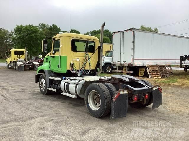 Mack CXU612 Седельные тягачи