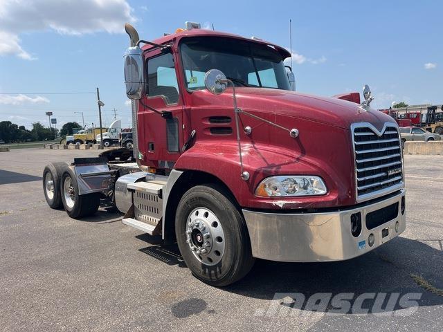 Mack CXU612 Седельные тягачи