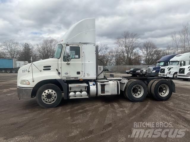 Mack CXU613 Седельные тягачи