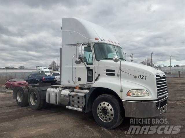 Mack CXU613 Седельные тягачи