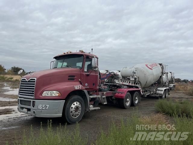 Mack CXU613 Седельные тягачи