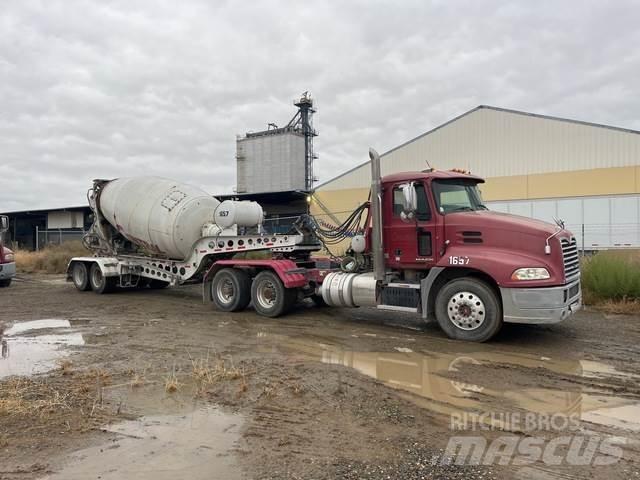 Mack CXU613 Седельные тягачи