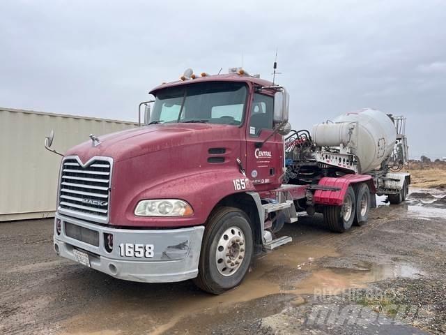 Mack CXU613 Седельные тягачи