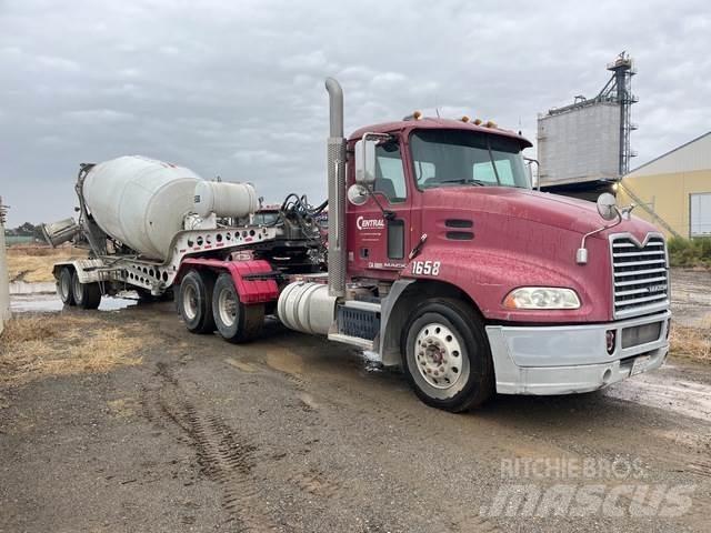 Mack CXU613 Седельные тягачи