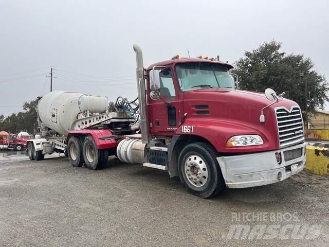 Mack CXU613 Седельные тягачи