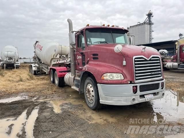 Mack CXU613 Седельные тягачи