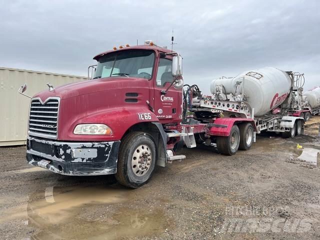 Mack CXU613 Седельные тягачи