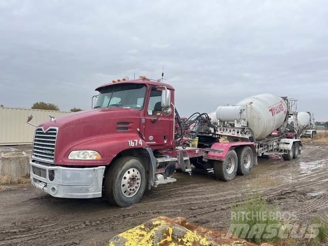Mack CXU613 Седельные тягачи