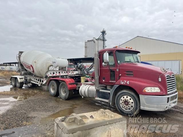 Mack CXU613 Седельные тягачи