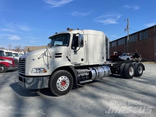 Mack CXU613 Седельные тягачи