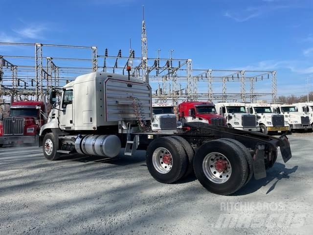 Mack CXU613 Седельные тягачи