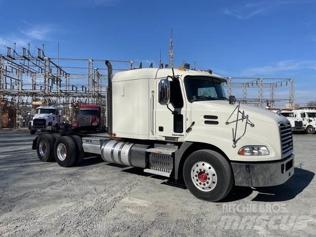 Mack CXU613 Седельные тягачи