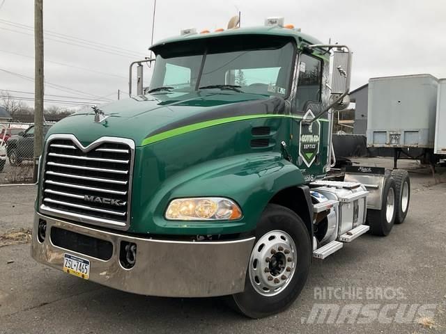 Mack CXU613 Седельные тягачи