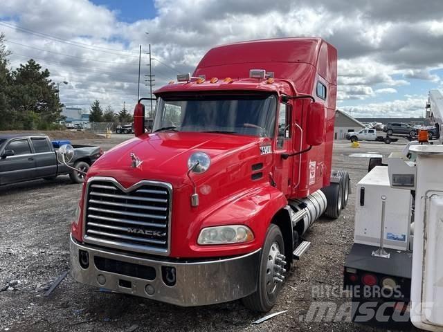 Mack CXU613 Седельные тягачи