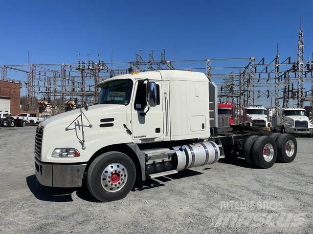 Mack CXU613 Седельные тягачи