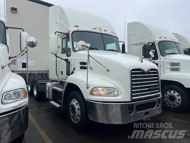 Mack CXU613 Седельные тягачи