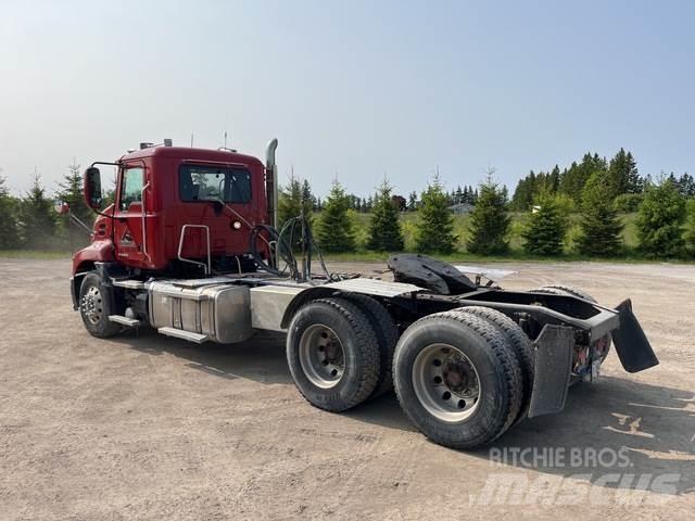 Mack CXU613 Седельные тягачи