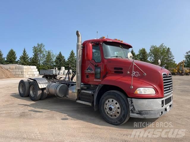 Mack CXU613 Седельные тягачи