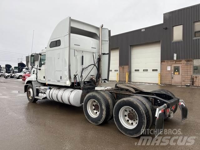 Mack CXU613 Седельные тягачи