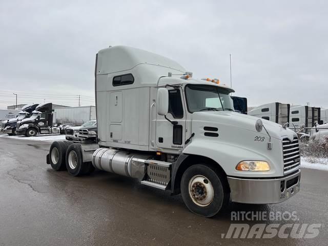Mack CXU613 Седельные тягачи