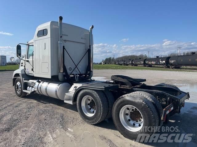 Mack CXU613 Седельные тягачи