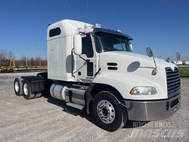 Mack CXU613 Седельные тягачи
