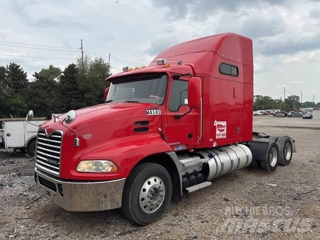 Mack CXU613 Седельные тягачи