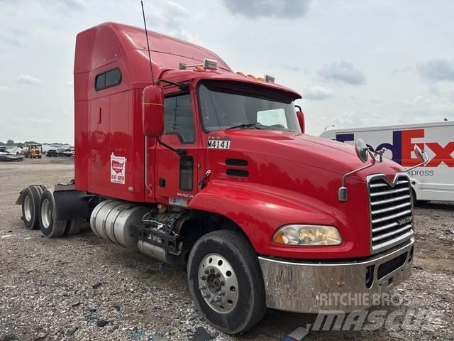 Mack CXU613 Седельные тягачи