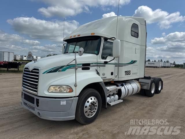 Mack CXU613 Седельные тягачи
