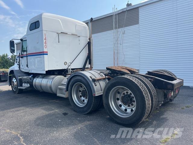 Mack CXU613 Седельные тягачи