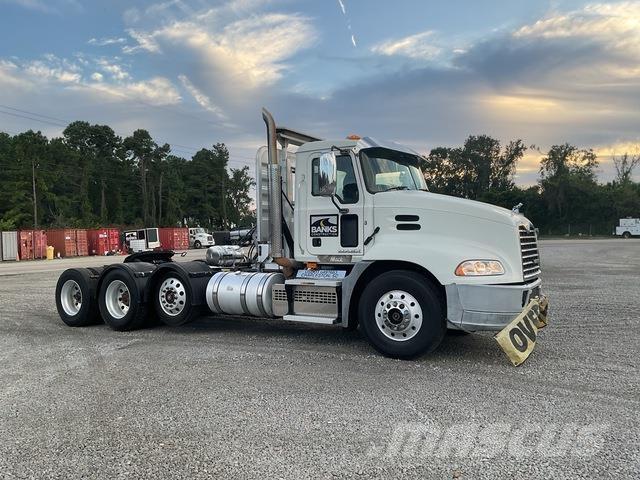 Mack CXU613 Седельные тягачи