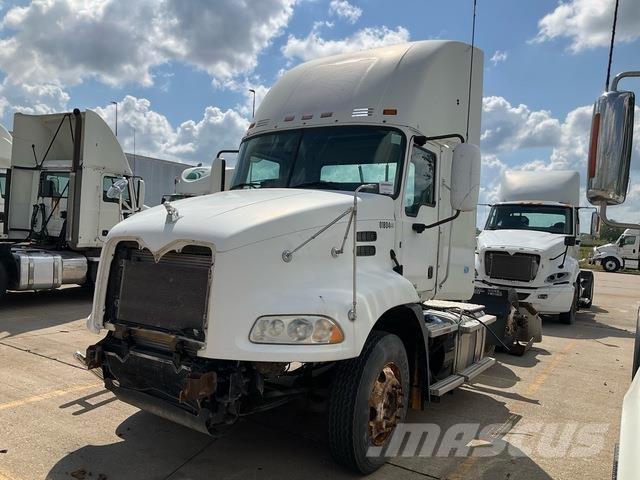 Mack CXU613 Седельные тягачи
