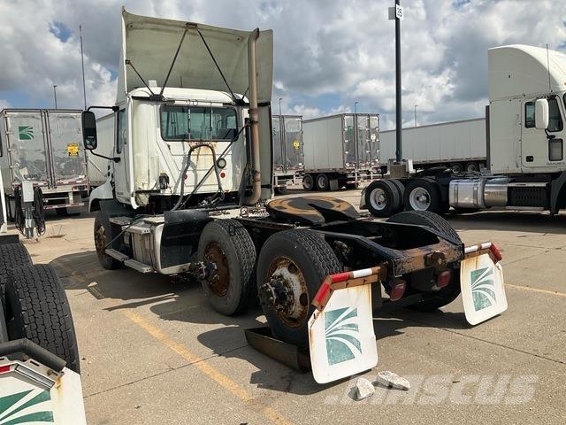 Mack CXU613 Седельные тягачи