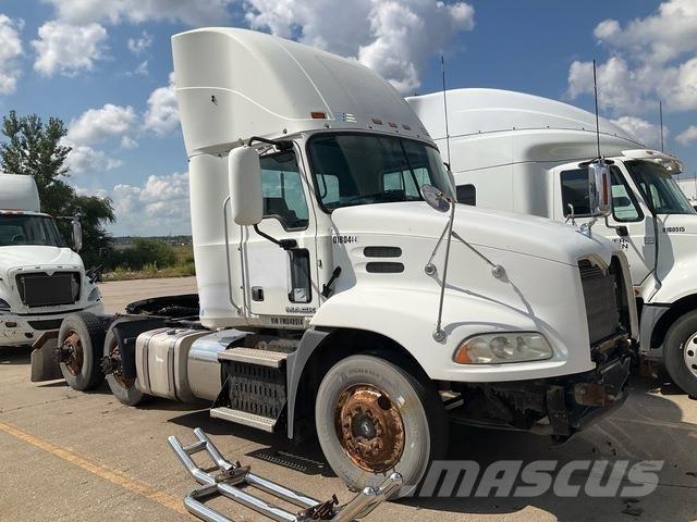 Mack CXU613 Седельные тягачи