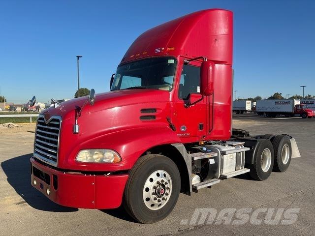 Mack CXU613 Седельные тягачи