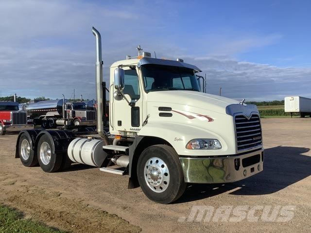 Mack CXU613 Седельные тягачи