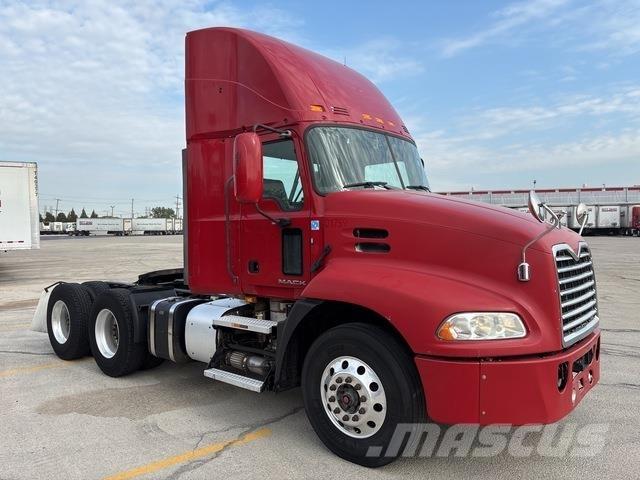 Mack CXU613 Седельные тягачи
