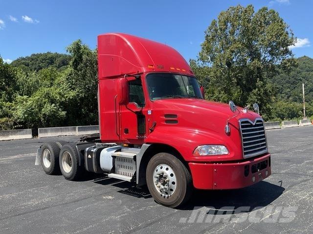 Mack CXU613 Седельные тягачи