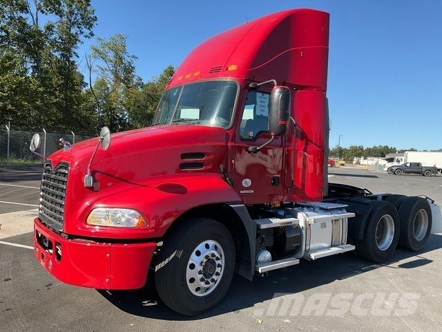 Mack CXU613 Седельные тягачи