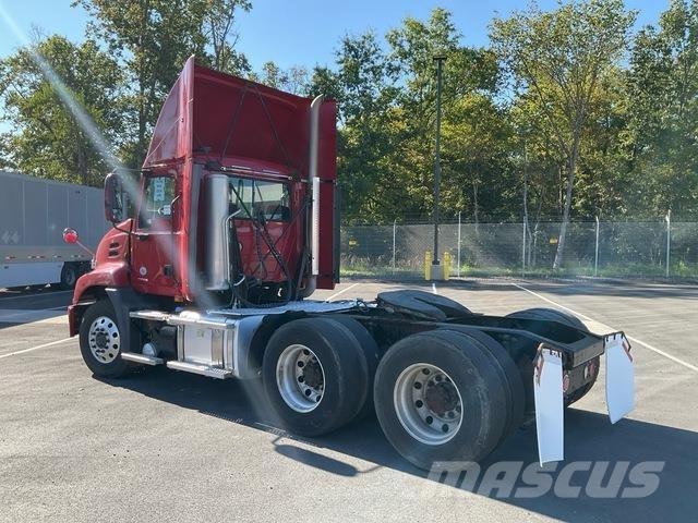 Mack CXU613 Седельные тягачи
