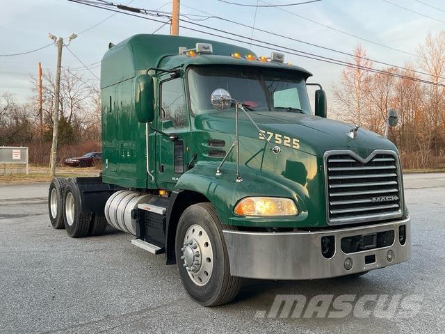 Mack CXU613 Седельные тягачи