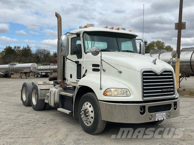 Mack CXU613 Седельные тягачи