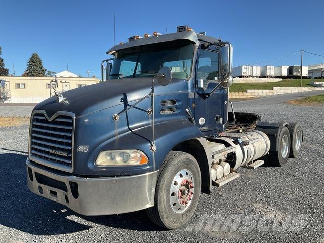 Mack CXU613 Седельные тягачи