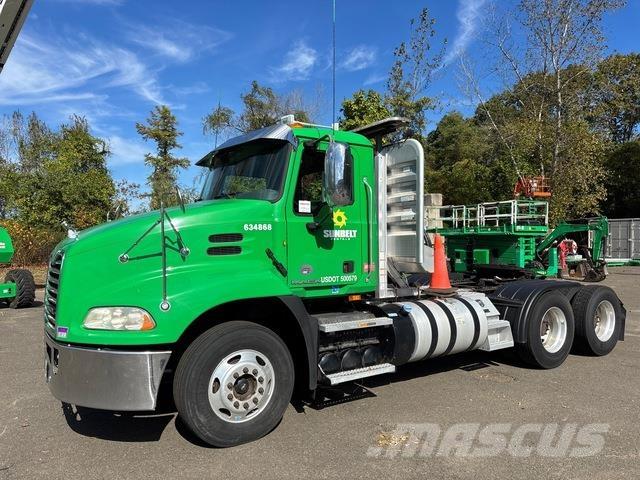 Mack CXU613 Седельные тягачи