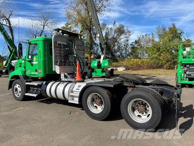 Mack CXU613 Седельные тягачи