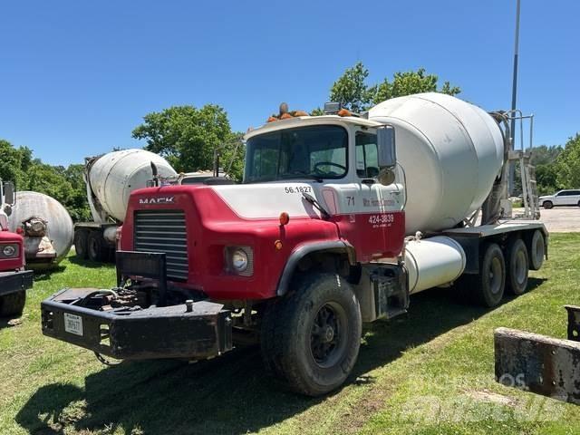 Mack DM600GK Специальные грузовики