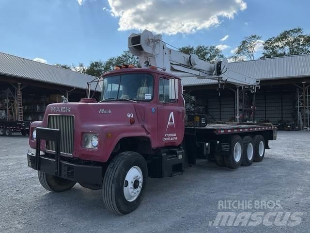 Mack DM686S Специальные грузовики
